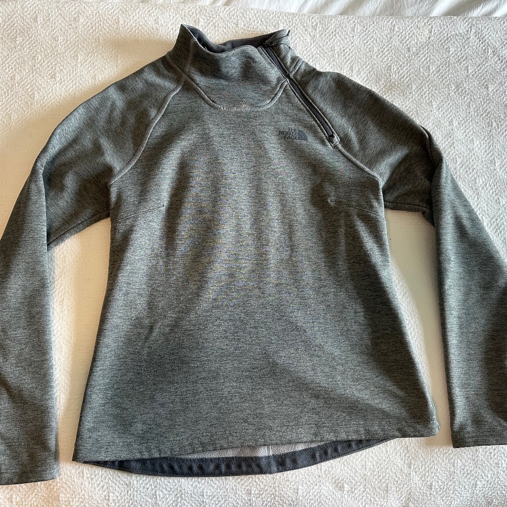 Women’s North Face zip-neck fleece